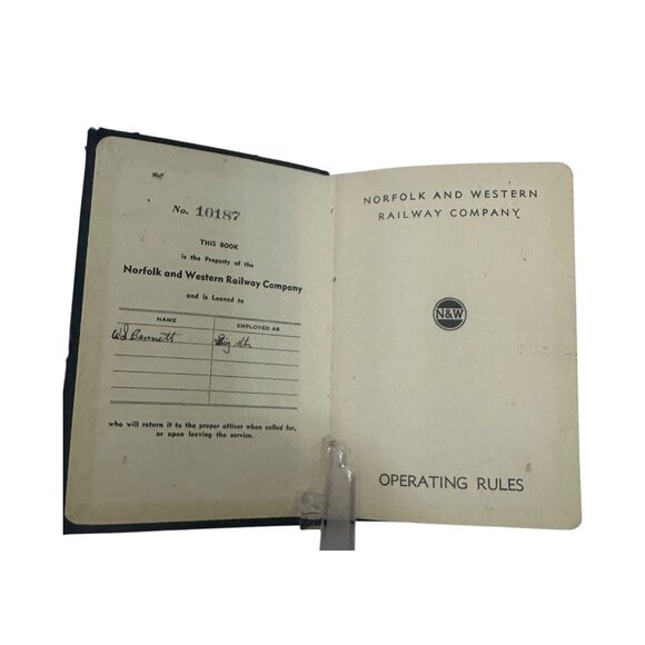 Norfolk & Western Railway Company Operating Rules 1967 Edition Hardcover Book - Picture 2 of 15